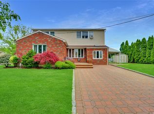 66 Hunter Ln, Hicksville, NY 11801