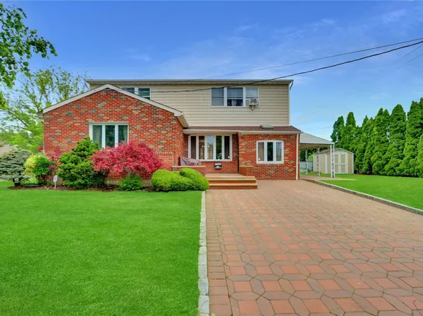 66 Hunter Lane, Hicksville, NY 11801