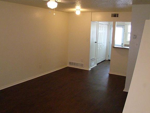 2nd image of 2809 Wimbledon Ct APT B