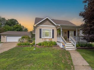 231 Ponchartrain Dr, Fenton, MI 48430