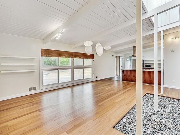 5th image of 3121 Lynnray Dr