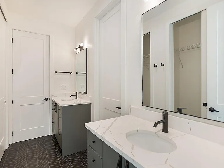 4225 Mariposa St — Photo 19