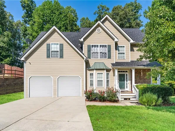 5703 Newnan Cir, Austell, GA 30106