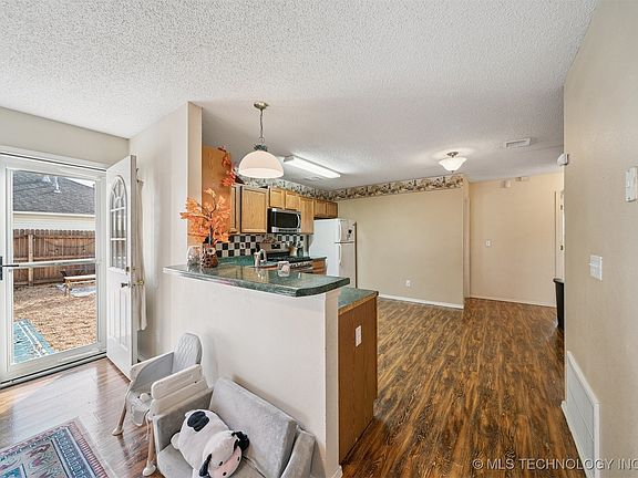 5th image of 531 Buckingham Dr