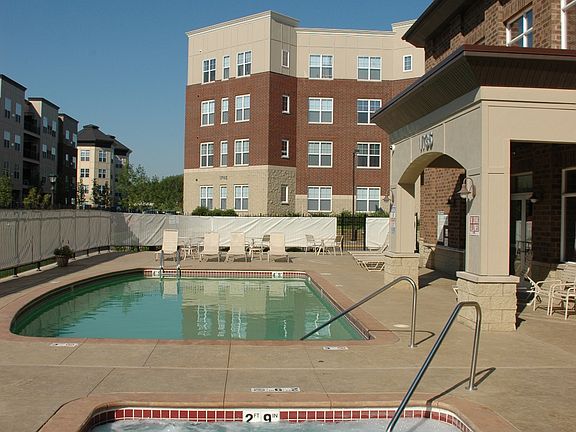 When it is warm again the end of May we open the pool!