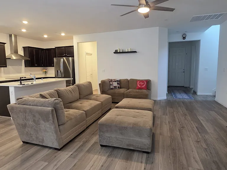 1582 Pinchot Dr — Photo 6