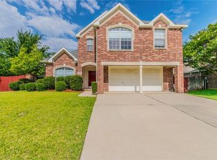 7733 Parkwood Plaza Dr, Fort Worth, TX 76137
