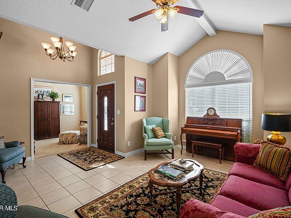5th image of 909 Las Aves Pl