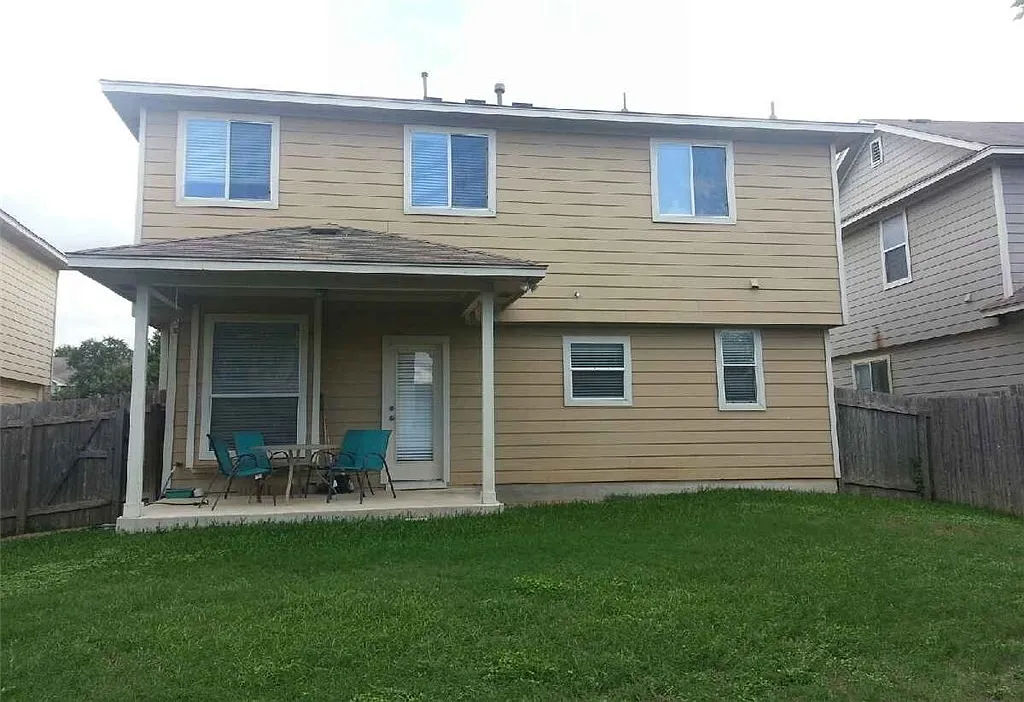 Awesome 3/2.5/2 in Grand Oaks! — Photo 1
