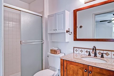 photo 1887415 Master Bathroomjpg