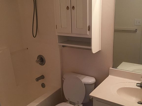 5th image of 517 Taylor Cir #1