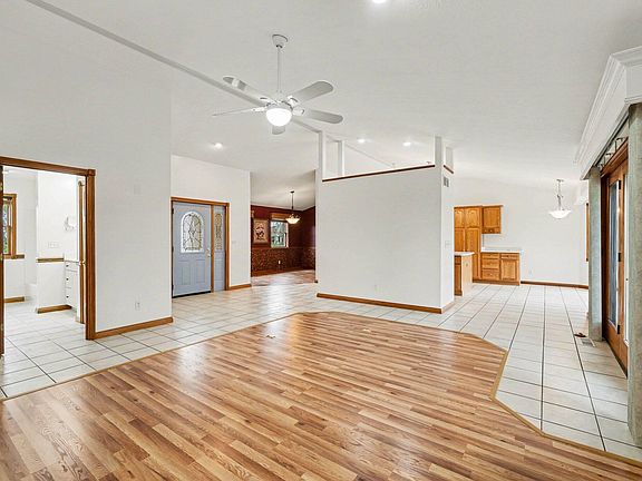 5th image of 163 Blackburn Rd