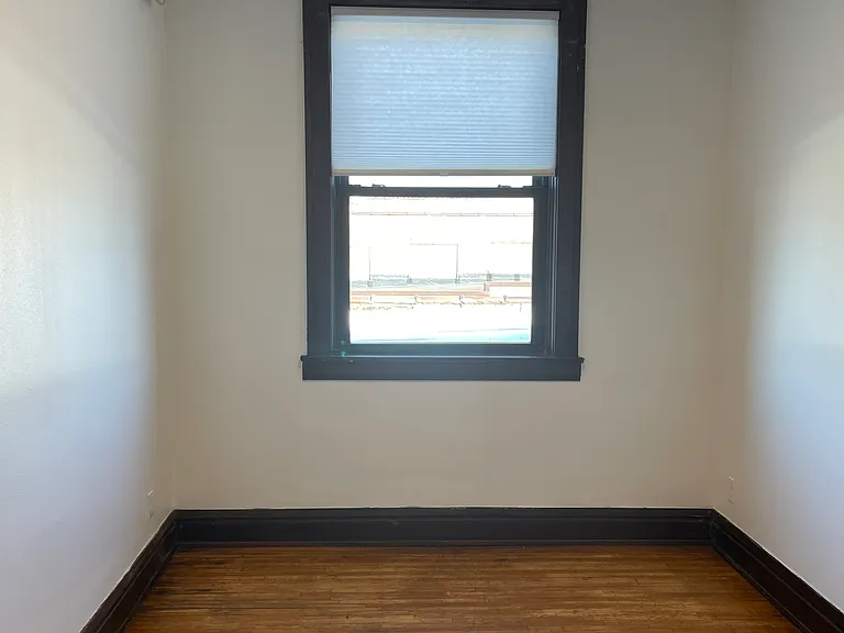 305 1/2 Grand Ave #2 — Photo 6