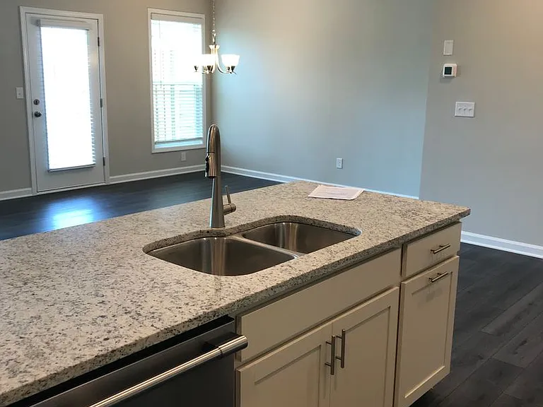 1302 Endicott Ct — Photo 20