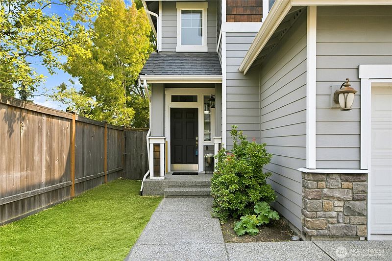 2nd image of 12936 NE 198th Place