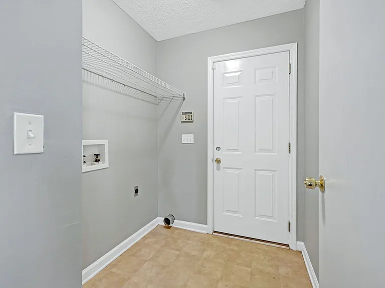 2712 Riverbend Dr — Photo 9