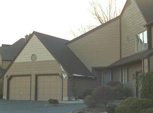 18 Lhermitage Dr #18, Shelton, CT 06484
