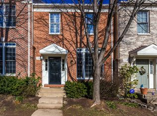 11746 Valley Ridge Cir, Fairfax, VA 22033