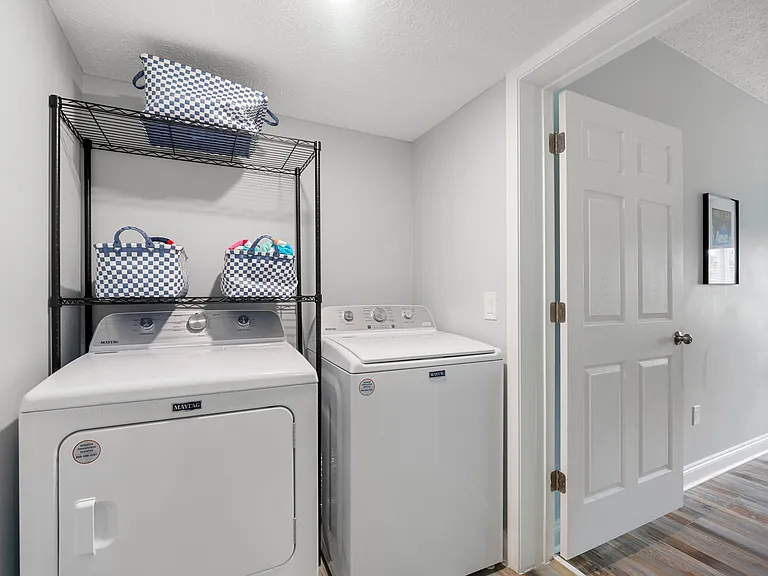 321 Jase Ct — Photo 66