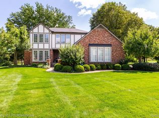 778 Lockmoore Ct, Rochester Hills, MI 48307