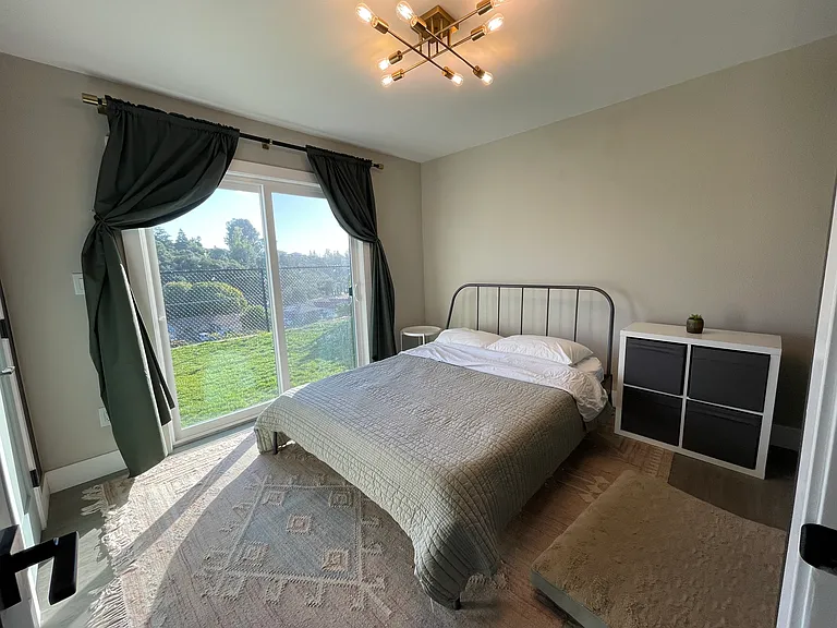4731 Lithrop Pl — Photo 3