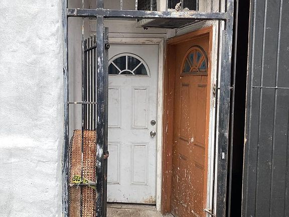 2nd image of 5917 Old York Rd