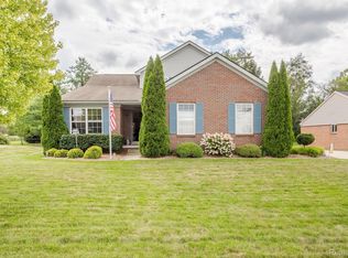 5514 Still Meadow Ln, Grand Blanc, MI 48439