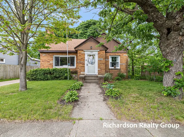 1261 Graf St, Muskegon, MI 49442