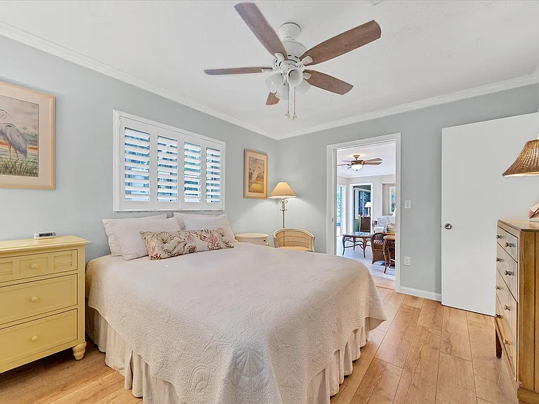 521 Beach Park Blvd — Photo 22