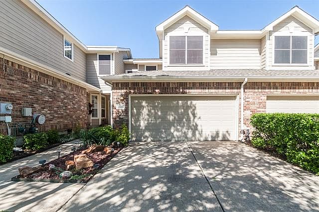1st image of 9909 Castlewood Dr