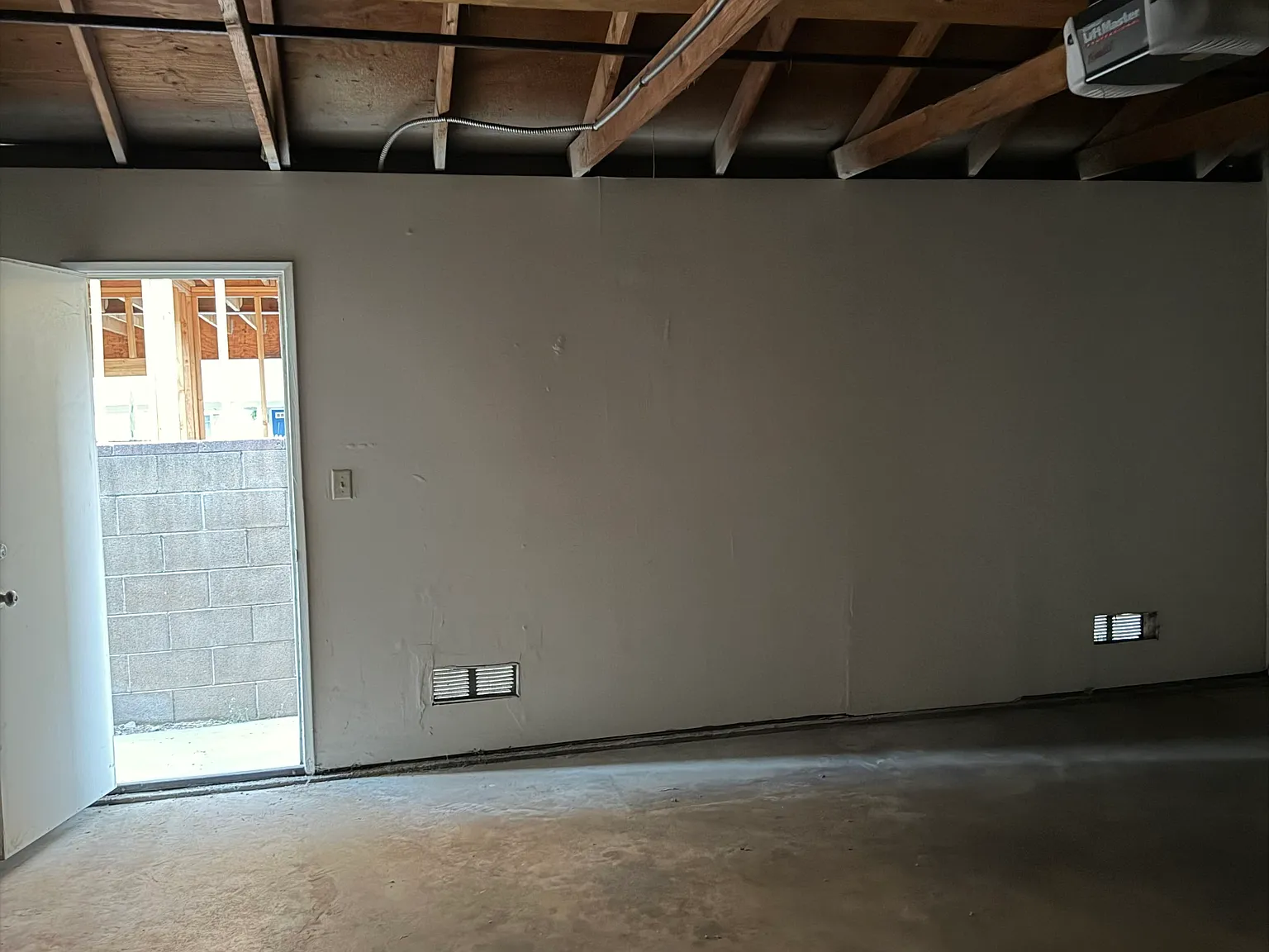 307 N Soldano Ave — Photo 4