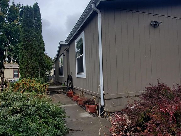 4th image of 119 NW Parkwood Blvd