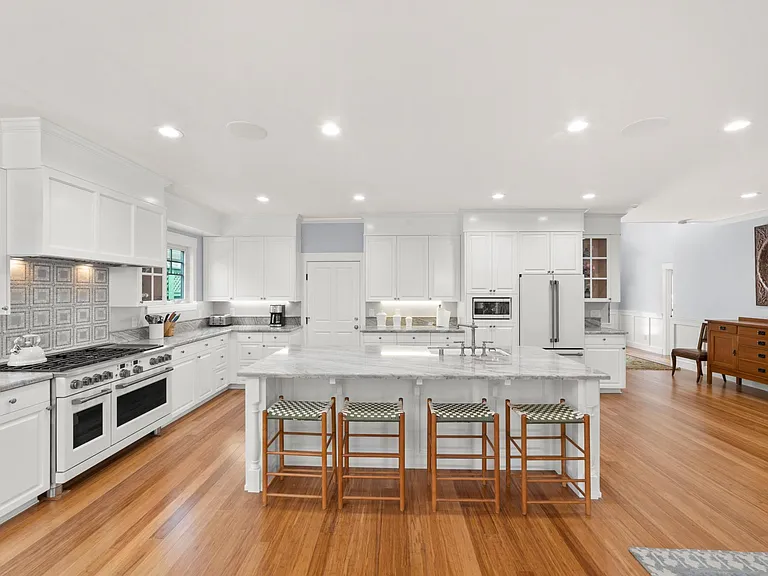 750 Coronado Ave — Photo 11