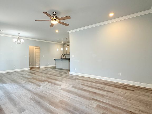 4th image of 2310 SW Poppy St
