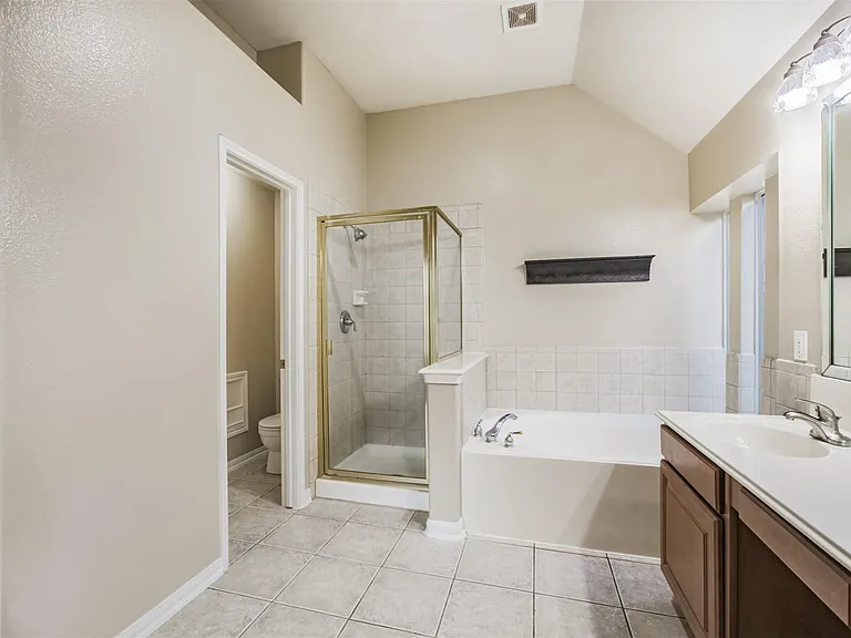 15810 Cypress Hall Dr — Photo 27