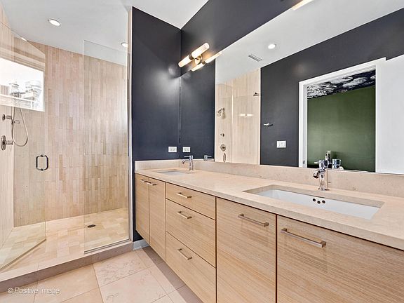5th image of 1250 N Paulina St #3W