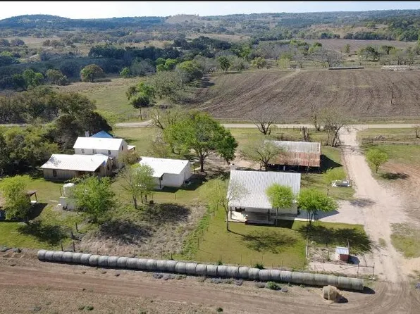 1410 Grapetown Rd, Fredericksburg, TX 78624