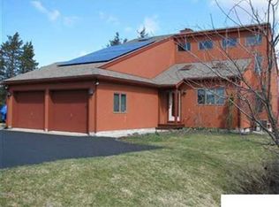 37 Fox Run, Athens, NY 12015