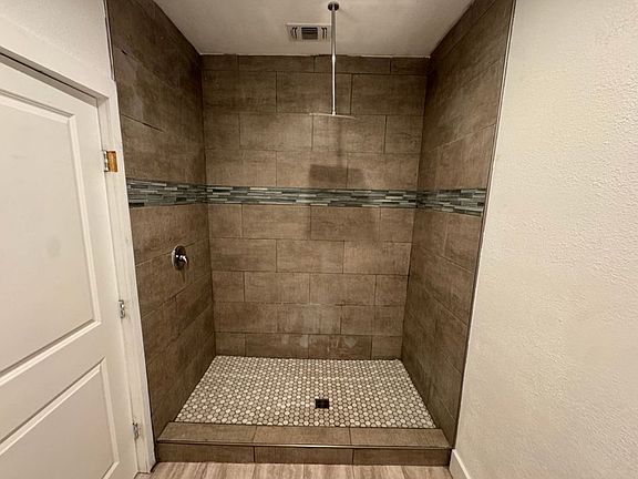 3rd image of 145 Cincinnati Ave #102