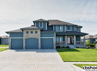 10453 S 125th Ave, Papillion, NE 68046
