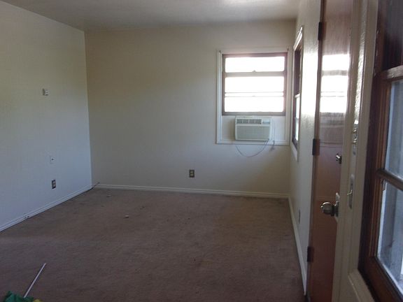 3rd image of 916 1/2 S Belle Ave