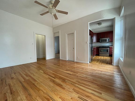 2nd image of 946 Manhattan Ave APT 2R