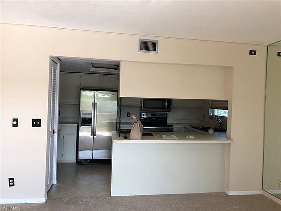 3rd image of 99 Georgetown Blvd #99