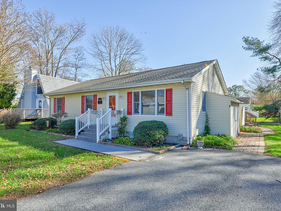 1st image of 707 Radial Dr