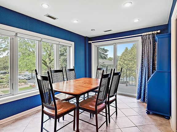 4th image of 6 Oak Brook Club Dr APT J203