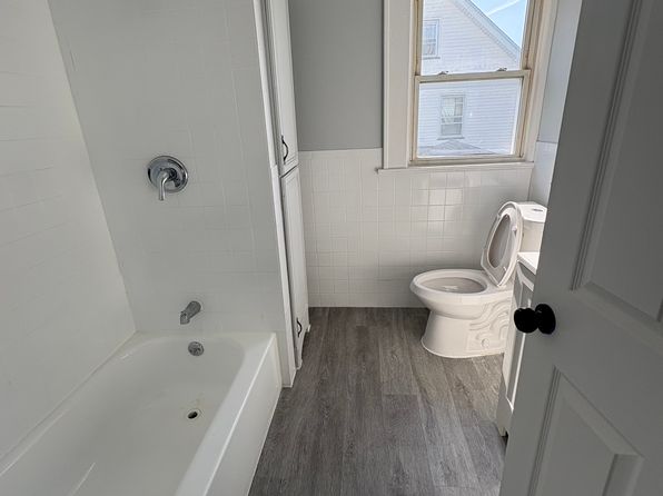 216 Drake Ave, Roselle, NJ 07203