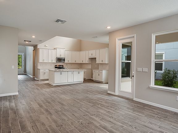 5th image of 13532 Stevenson Ln