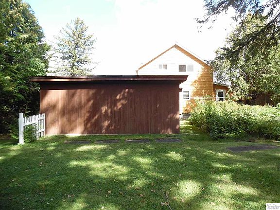 5th image of 209 N 11th Ave E