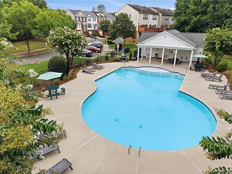1317 Thornborough Dr — Photo 19