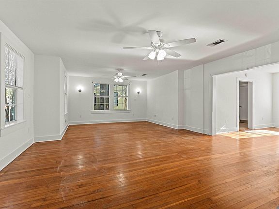 4th image of 2284 Hollydale Ave